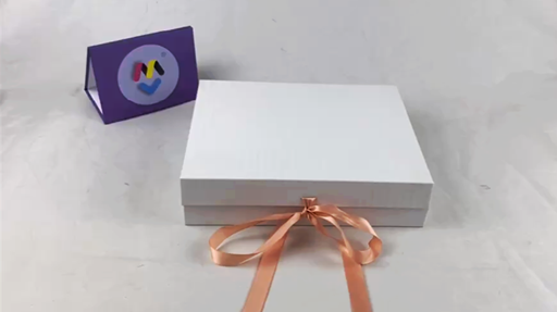 صندوق هدايا أبيض مخصص مع طلاء للأشعة فوق البنفسجية وإغلاق الشريط